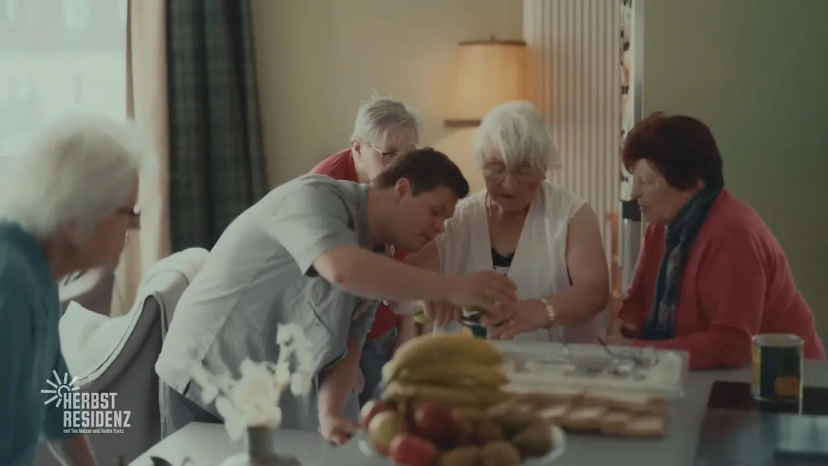 Toast Hawaii - gar nicht so einfach 7 Menschen, 2 Dosen, ein Problem