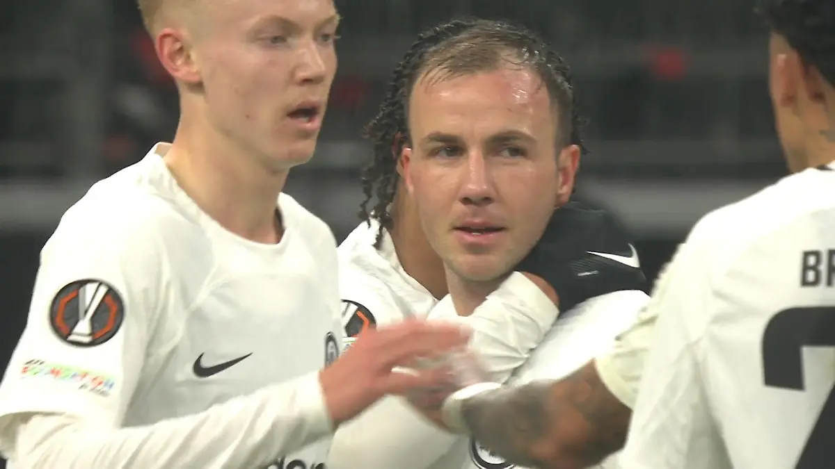 Grandioser Mario Götze mit Traumtor gegen Ajax Eintracht Frankfurt in der Europa League