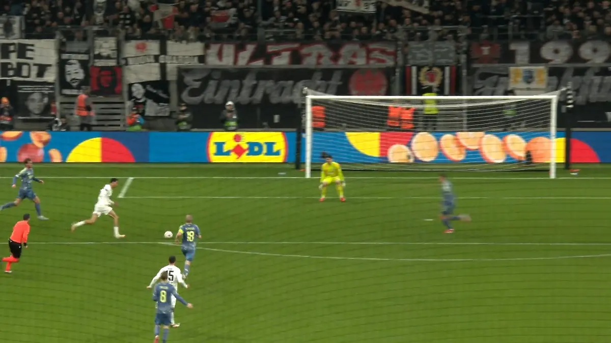 Ekitike eiskalt! SGE macht den Deckel drauf Europa League bei RTL