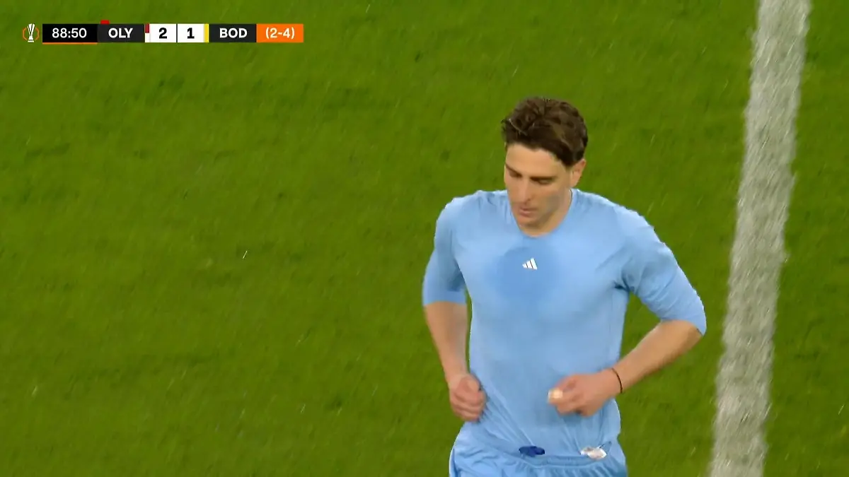 Olympiakos-Torwart sieht Rot - Feldspieler muss ins Tor Europa-League-Highlights bei RTL