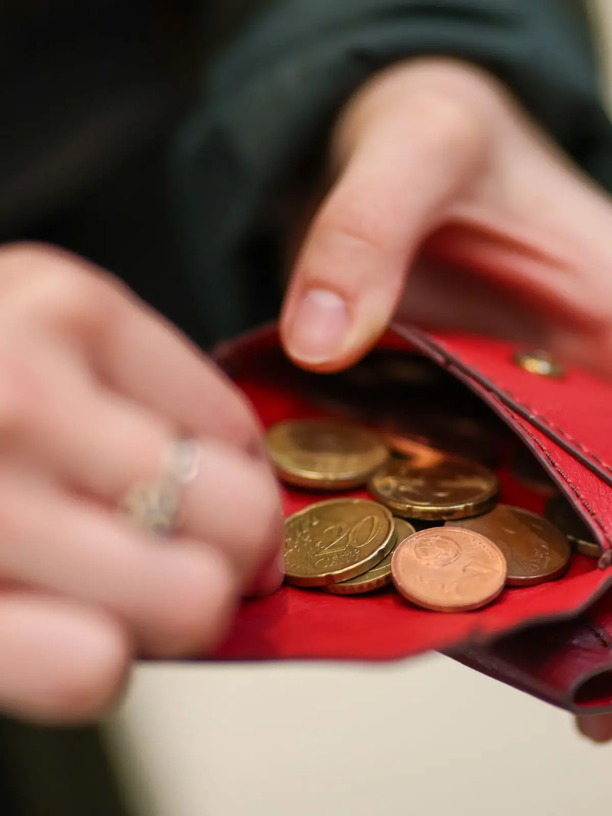 Bild zu: "Krieg treibt die Preise nach oben – das rät ein Verbraucherexperte"