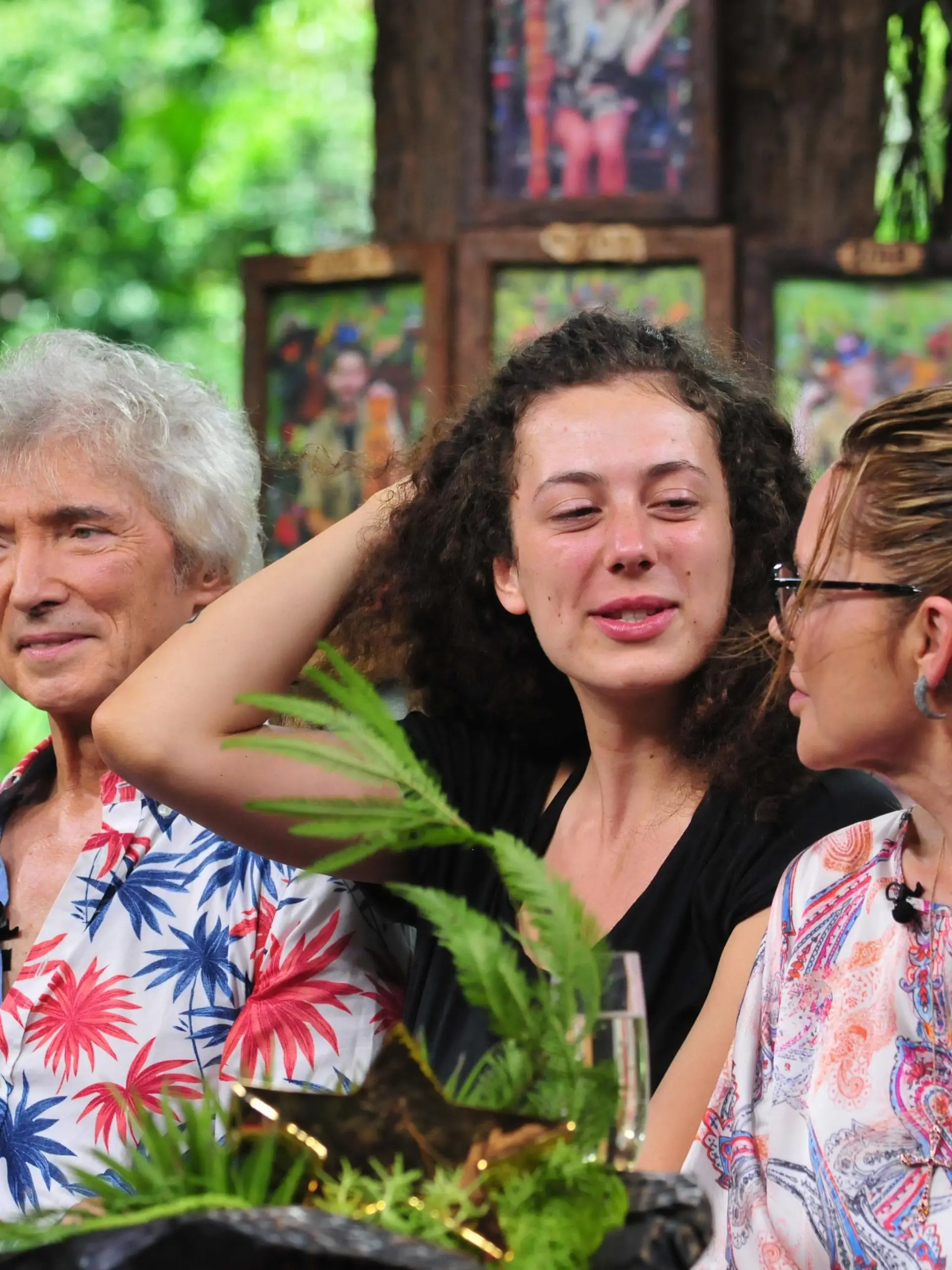 ACHTUNG: SPERRFRIST FÜR ALLE MEDIEN BIS SONNTAG, 27.01.2019 22.30 UHR!

Baumhausstudio: Großes Wiedersehen im Dschungel: V.l.: Peter Orloff, Leila Lowfire, Doreen Dietel

Verwendung der Bilder für Online-Medien ausschließlich mit folgender Verlinkung: 'Alle Infos zu 'Ich bin ein Star - Holt mich hier raus!' im Special bei RTL.de: https: //www.rtl.de/cms/sendungen/ich-bin-ein-star.html
