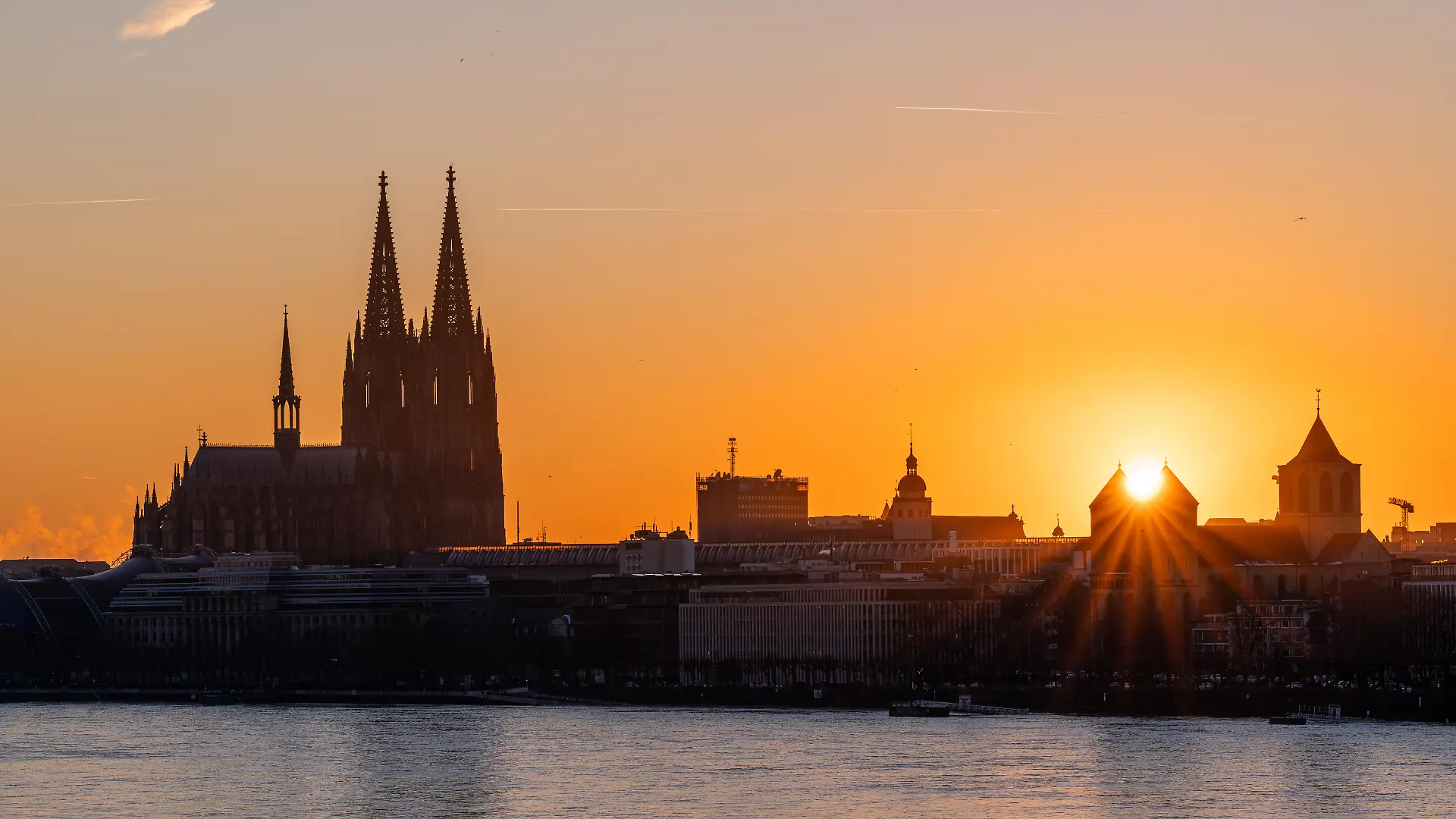 Die Domstadt Köln gehört derzeit zu den beliebtesten Reisezielen im Frühjahr.