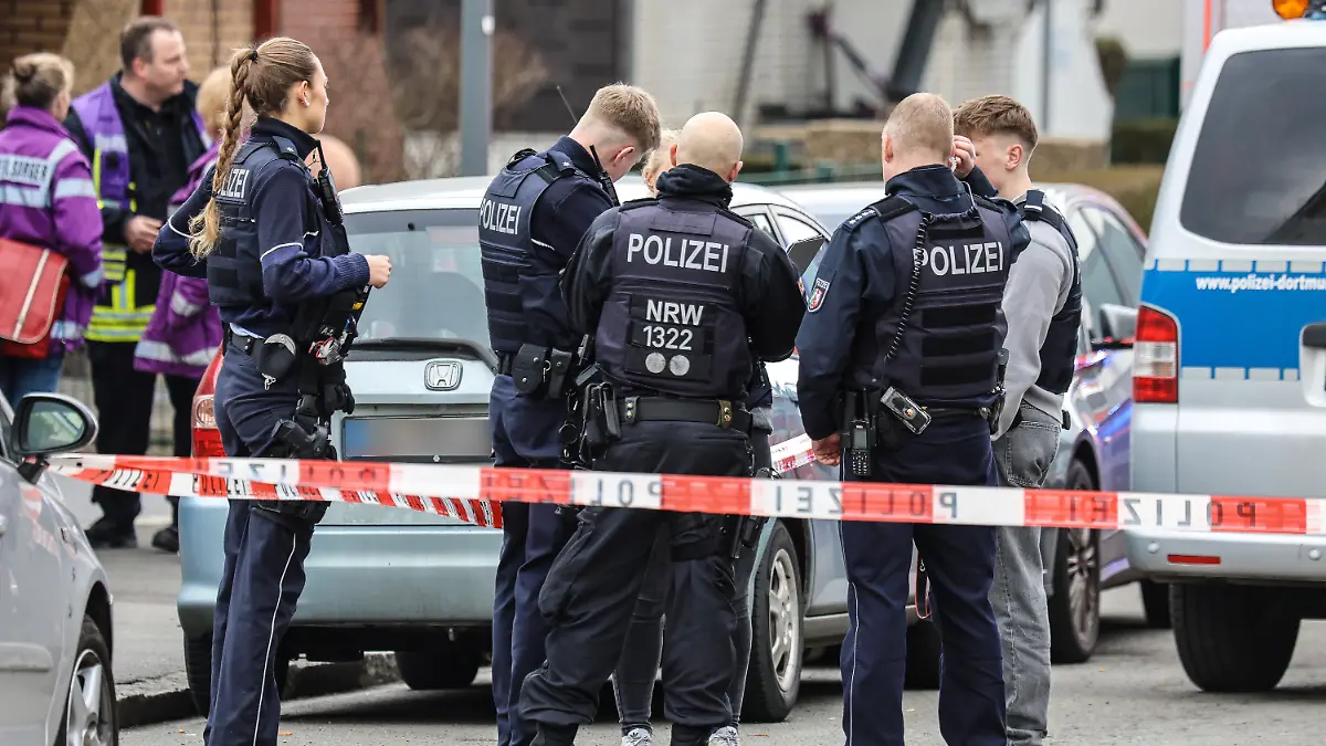 Bei einem Großeinsatz der Polizei in Dortmund war es zu einer Schussabgabe aus einer Dienstwaffe gekommen.
