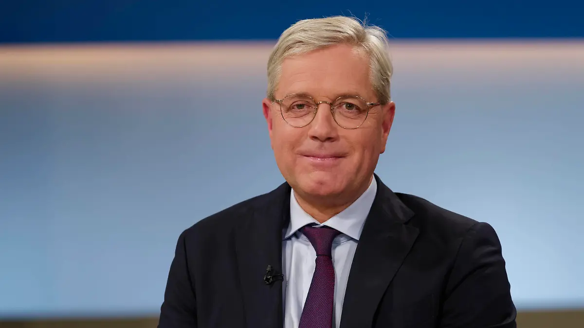  Norbert Röttgen bei Anne Will 2021-10-03, Deutschland, Berlin - Norbert Röttgen CDU, Mitglied des CDU-Präsidiums, zu Gast bei Anne Will im Ersten Deutschen Fernsehen. Thema der ARD-Politiktalkrunde: Scholz und Laschet auf Partnersuche - für wen entscheiden sich FDP und Grüne *** Norbert Röttgen at Anne Will 2021 10 03, Germany, Berlin Norbert Röttgen CDU , Member of the CDU Presidium, as a guest at Anne Will in the First German Television Topic of the ARD Politiktalkrunde Scholz and Laschet on partner search for whom decide FDP and Greens