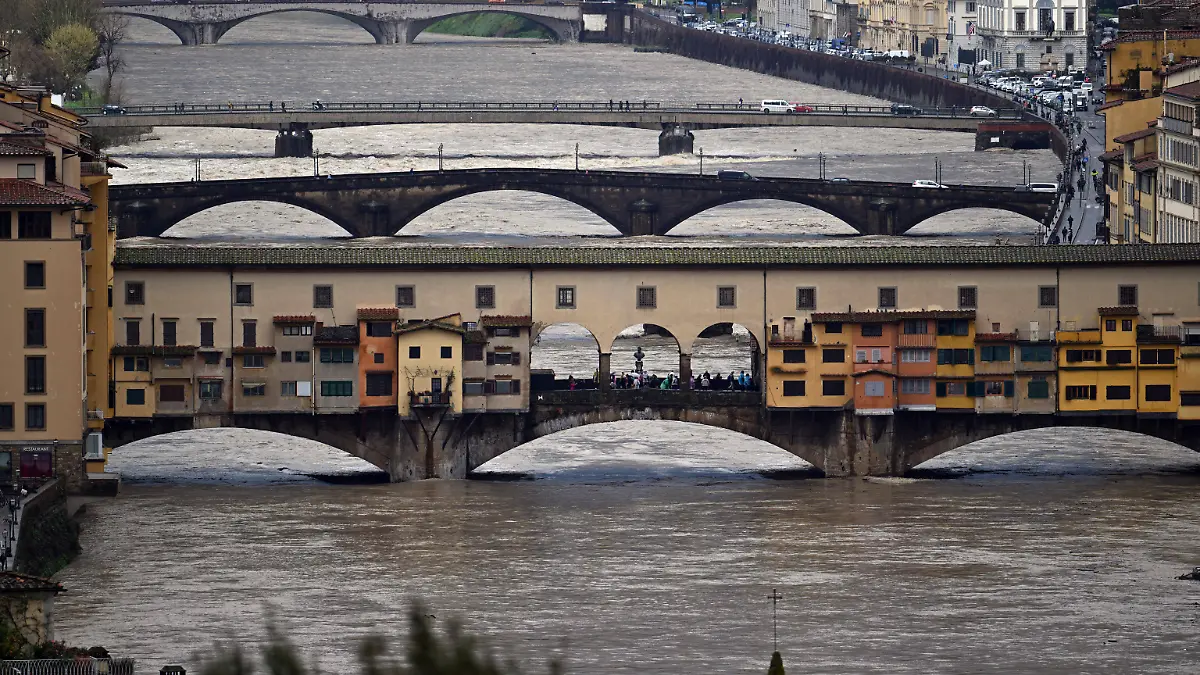Für den Fluss Arno gilt seit Freitag (14.) Alarmstufe Orange. Der Flusslauf liegt vollständig in der Toskana.