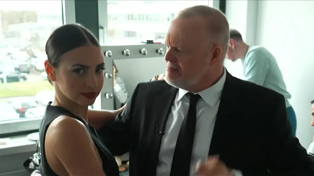 Let's Dance 2025: Backstage! Stefan Raab schüttelt Ekaterina Leonova ganz  schön durch!