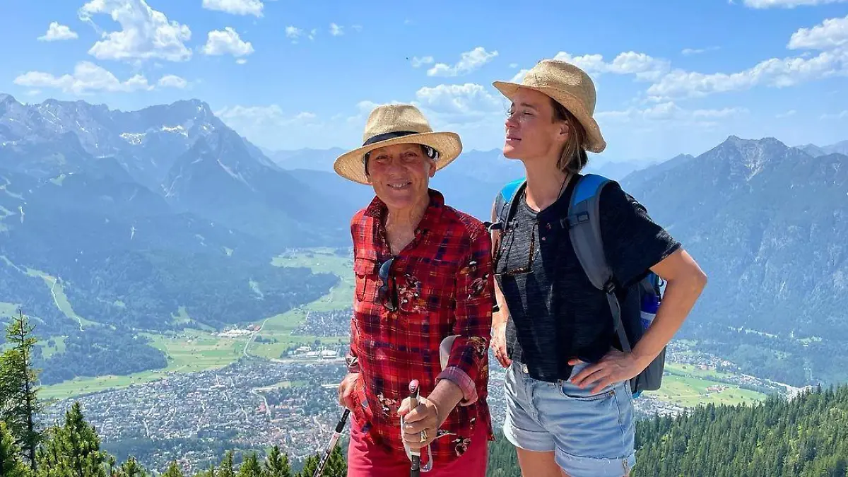Ameli Neureuther erinnert mit diesem emotionalen Bild an ihre verstorbene Mutter Rosi Mittermaier.