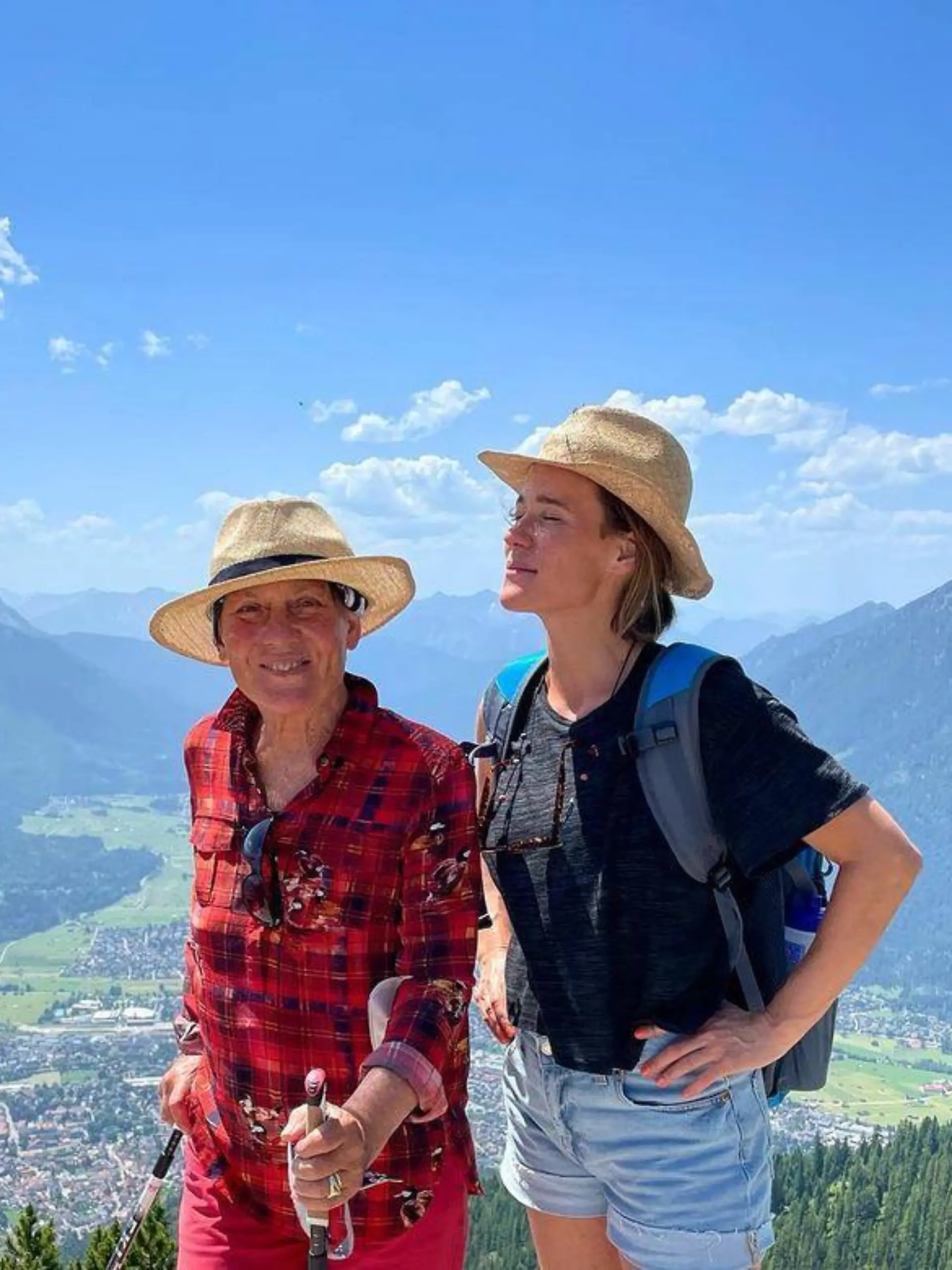 Ameli Neureuther erinnert mit diesem emotionalen Bild an ihre verstorbene Mutter Rosi Mittermaier.