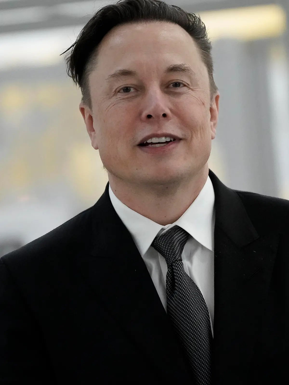  Tesla Delivery Day - Eroeffnung der Tesla-Gigafactory in Gruenheide in der Naehe von Berlin Aktuell, 22.03.2022, Gruenheide, Elon Musk Tesla-Chef im Portrait bei seinem Rundgang mit dem Bundeskanzler beim Tesla Delivery Day zur Eroeffnung und offiziellem Produktionsstart der Tesla Fabrik, der neuen Gigafactory des Elektroautobauers in Europas groesste E-Autofabrik Gruenheide in der Naehe von Berlin Gruenheide Brandenburg Deutschland *** Tesla Delivery Day opening of the Tesla Gigafactory in Gruenheide near Berlin Current, 22 03 2022, Gruenheide, Elon Musk Tesla boss in portrait during his tour with the Chancellor at the Tesla Delivery Day for the opening and official production start of the Tesla factory, the new Gigafactory of the elect
