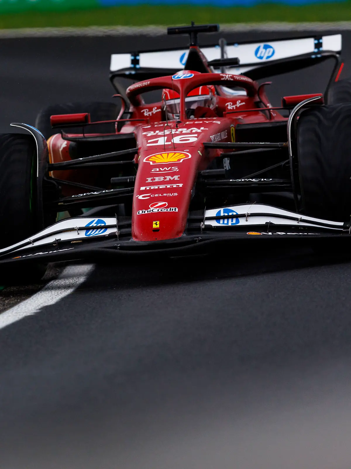 Ferrari-Pilot Charles Leclerc fährt beim Großen Preis von Australien 2025