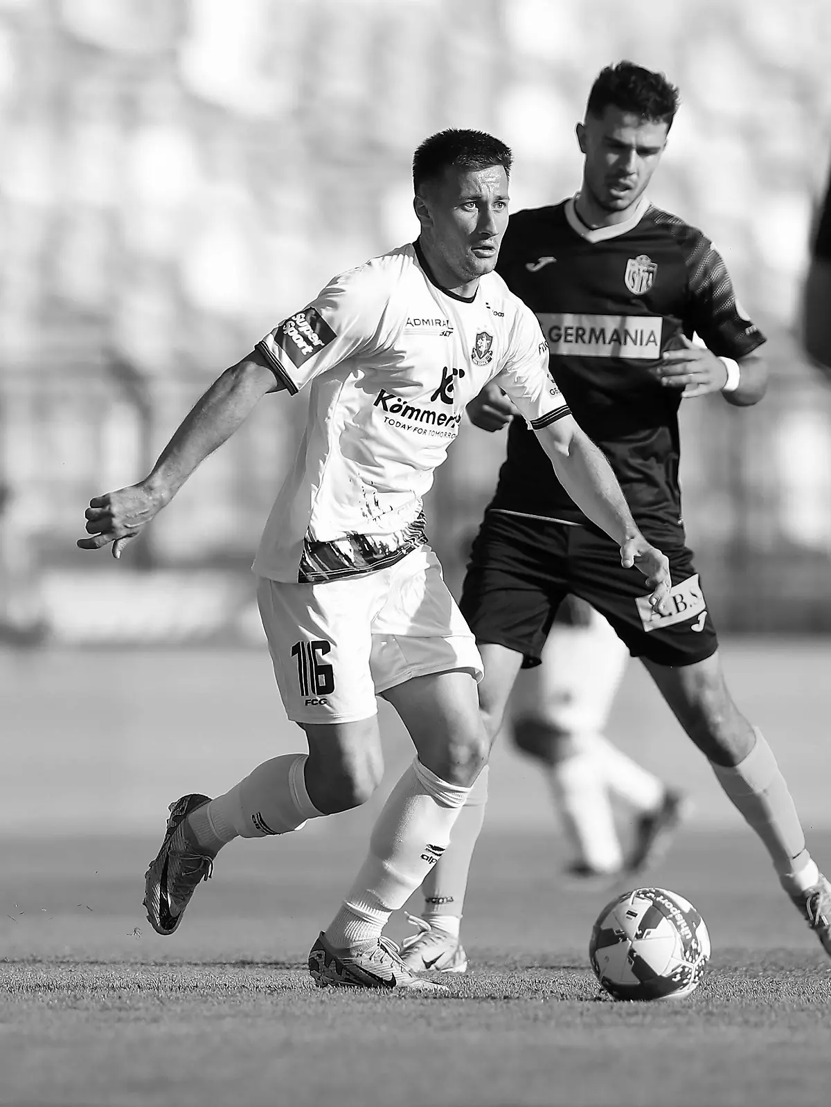 Bild zu: "Fußballprofi (25) stirbt bei Feuerdrama in Disco"