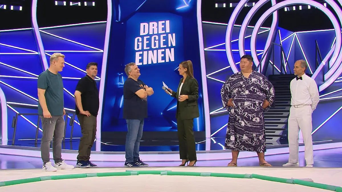 V.l.: Knossi, Tim Mälzer, Elton, Larua Wontorra, Ichinojo Takashi und xxx