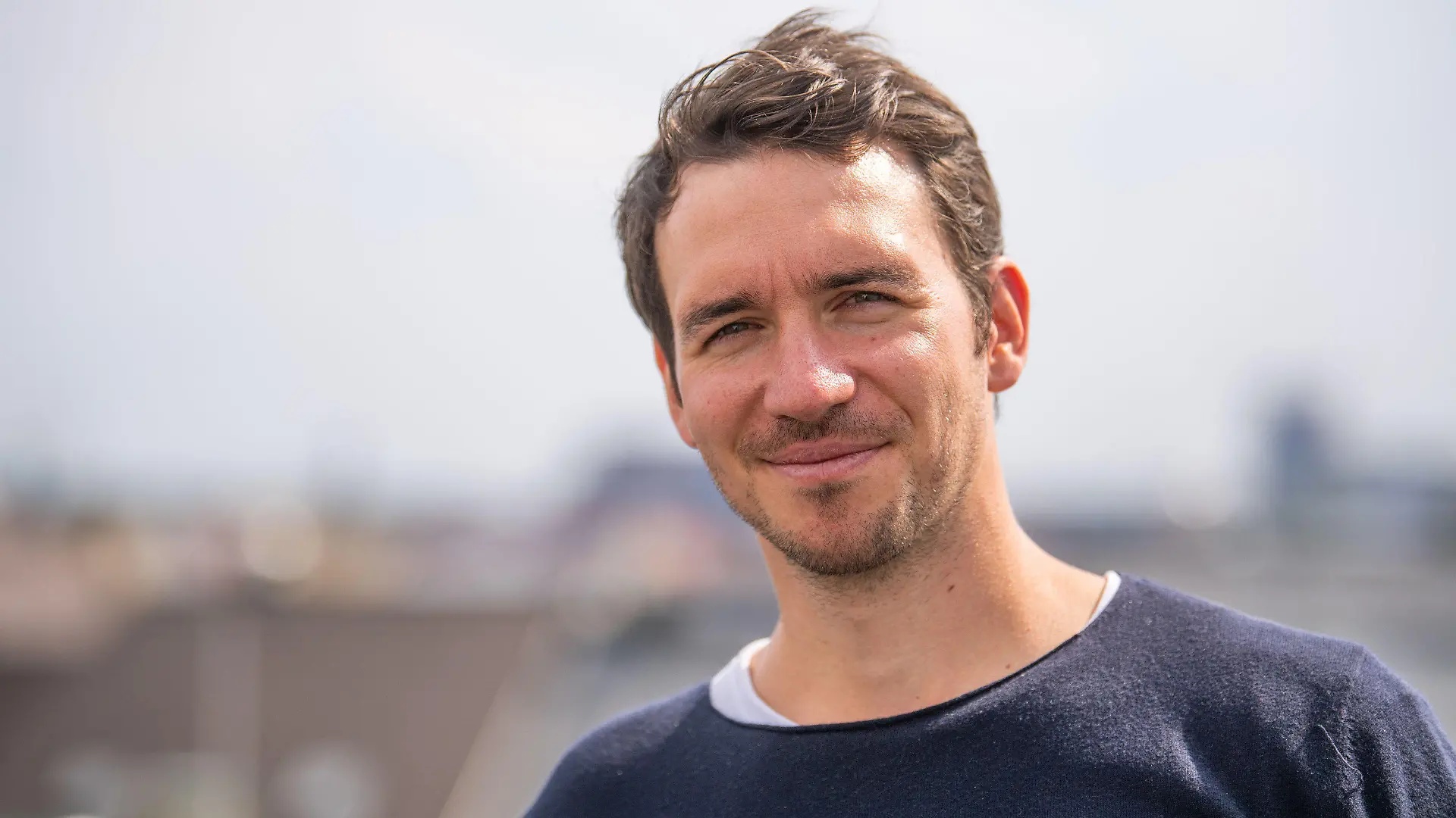 ARCHIV - 17.09.2019, Bayern, München: Felix Neureuther, ehemaliger deutscher Skirennläufer und Buchautor, nimmt an einer Buchpräsentation teil. (zu dpa: «Ex-Alpinstar Neureuther lobt Dürrs Kampfgeist: «Tolles Vorbild»») Foto: Lino Mirgeler/dpa +++ dpa-Bildfunk +++
