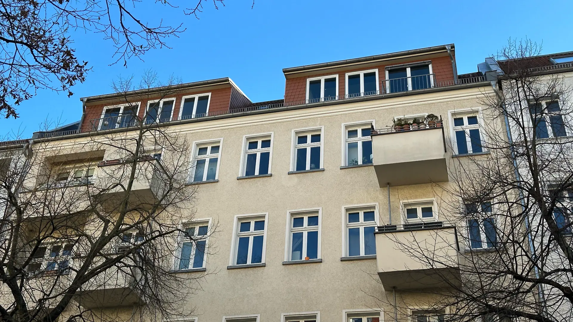 Die Sängerin AnNa R. wurde leblos in ihrer Wohnung in Berlin gefunden.