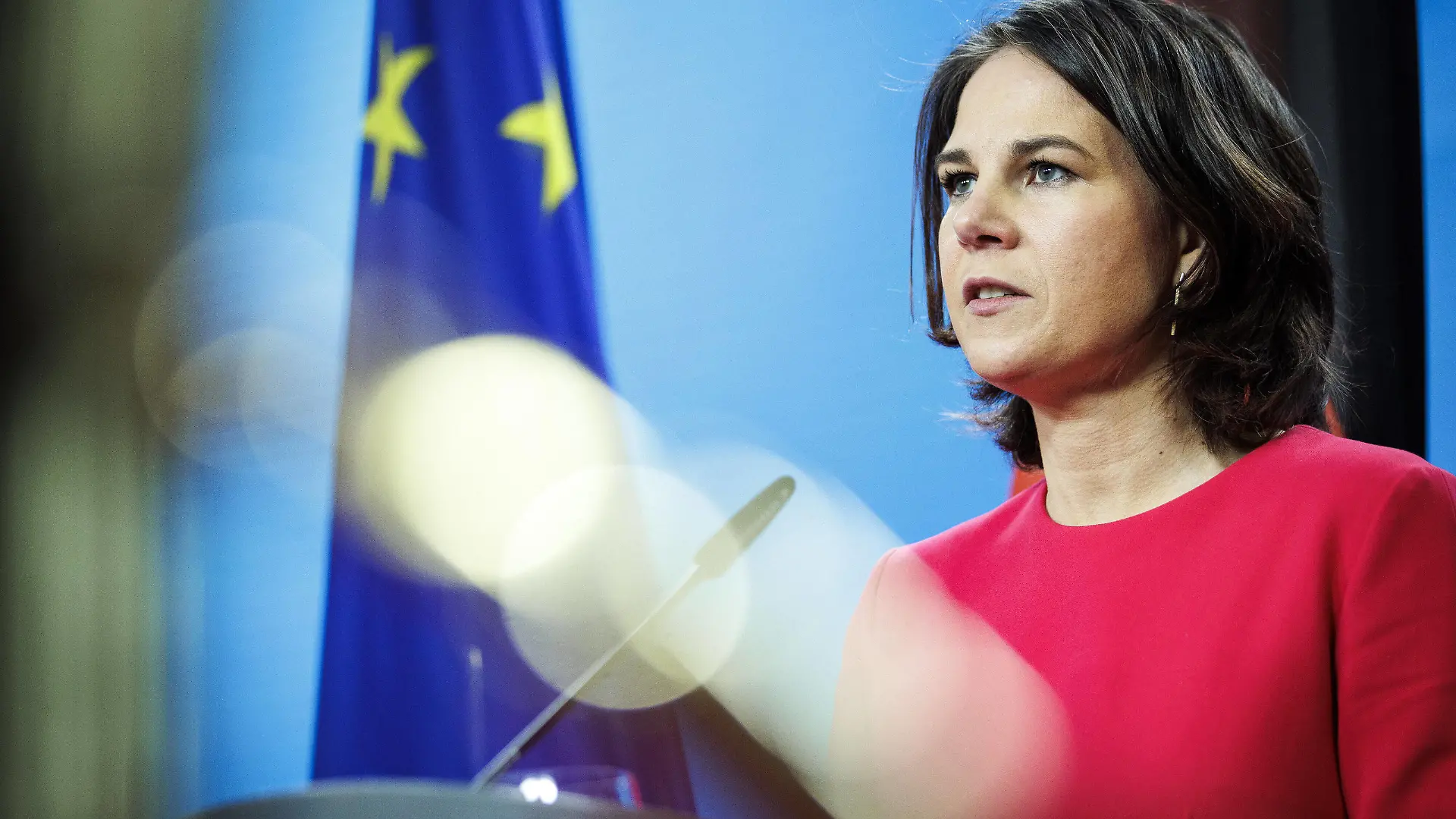  Annalena Baerbock, Bundesaussenministerin, aufgenommen bei einer Pressekonferenz im Auswaertigen Amt in Berlin, 04.04.2022. Berlin Deutschland *** Annalena Baerbock, German Foreign Minister, recorded at a press conference at the Foreign Office in Berlin, 04 04 2022 Berlin Germany Copyright: xJaninexSchmitz/photothek.dex