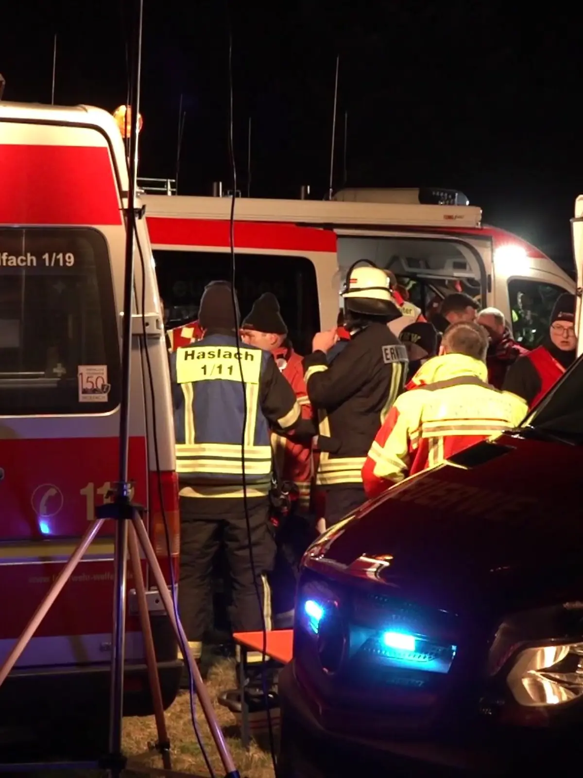 Bild zu: "Er lebt! Vermisster Junge (2) im Wald gefunden"