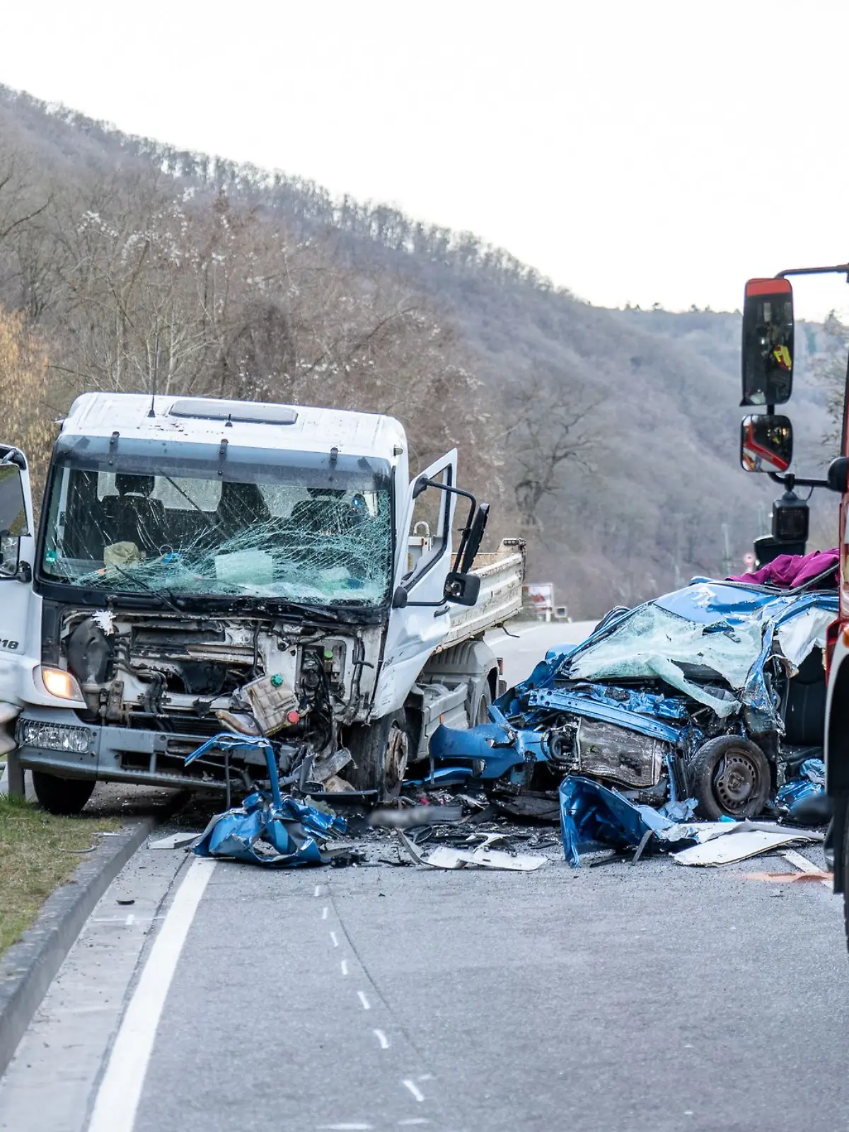 Bild zu: " Ehepaar stirbt bei Lkw-Crash"