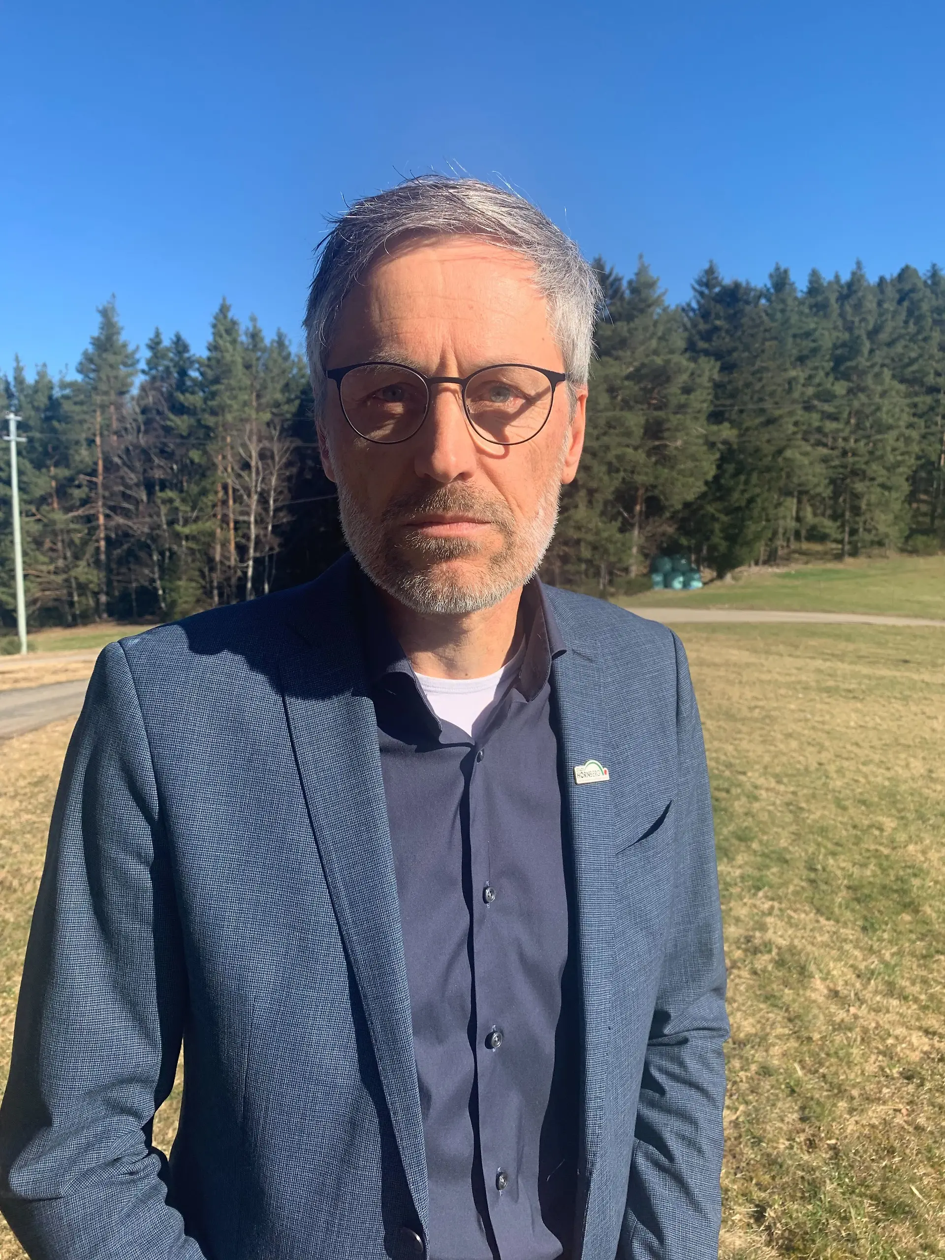 Bürgermeister Marc Winzer erlebt die dramatische Suche nach Anton (2) hautnah mit – stundenlang hofft er mit, bangt er mit. Denn das Leben des Vermissten ist in großer Gefahr.