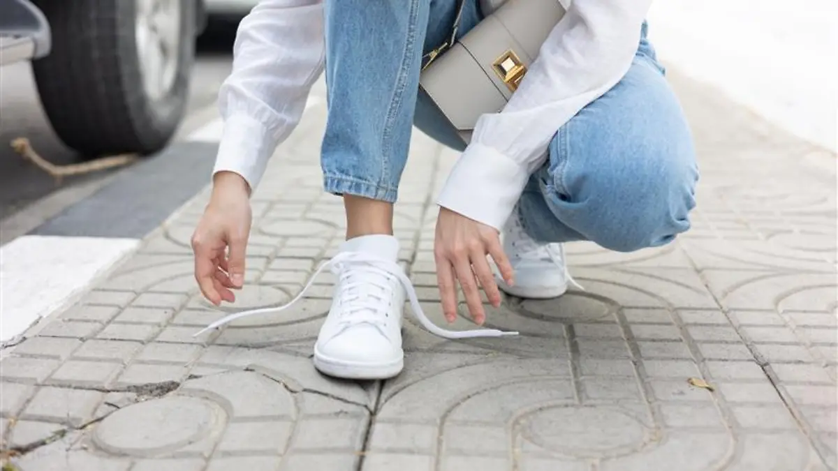 Weiße Sneaker