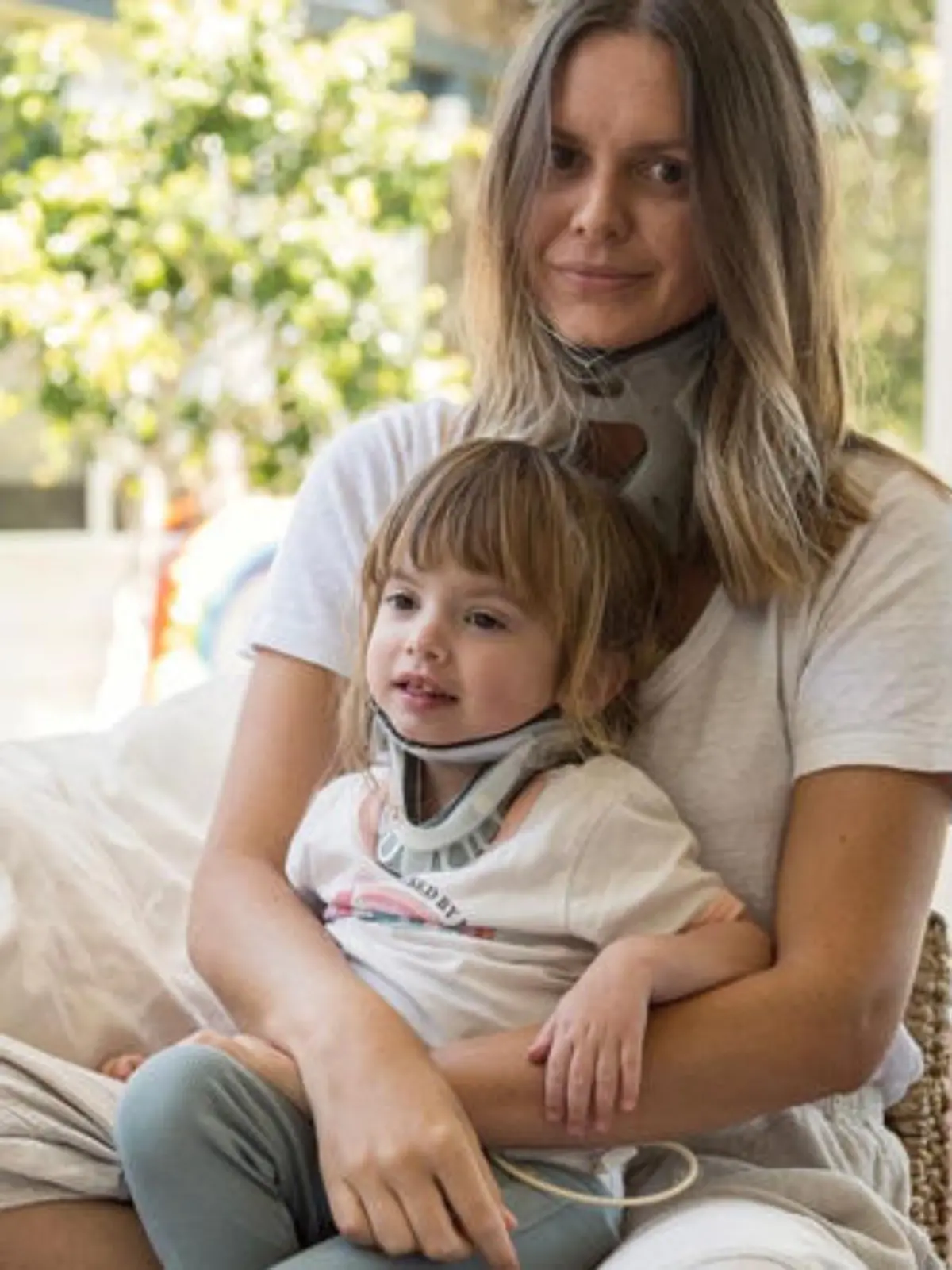 Jessica Stein mit Tochter Rumi im Schoß