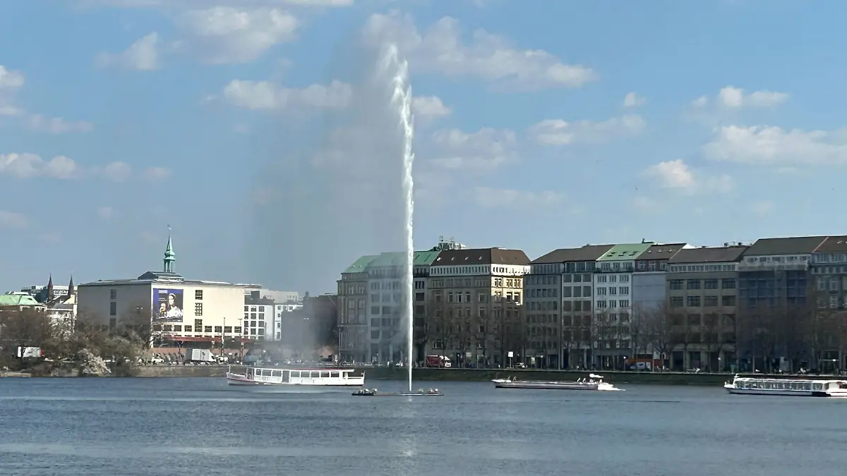 Die Alsterfontäne läutet den Frühlingsanfang ein!