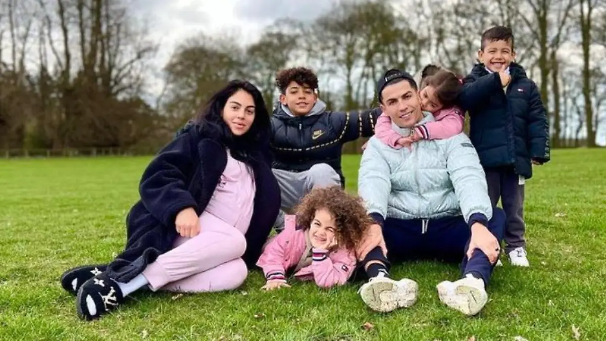 Der Ronaldo-Clan wird bald noch größer: Georgina ist mit Zwillingen schwanger.