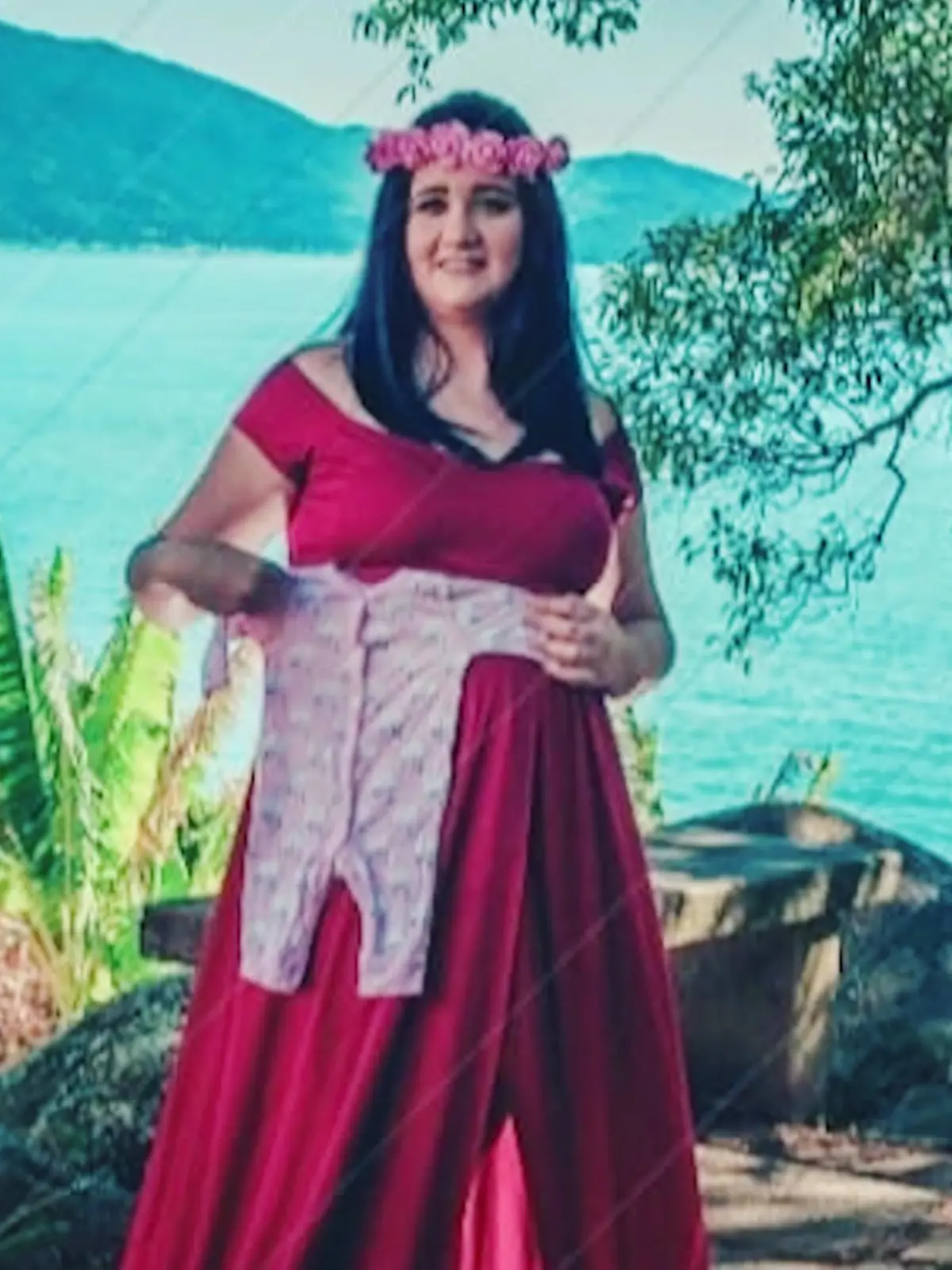 Rozalba G. schneidet anderer Frau Baby aus Bauch.