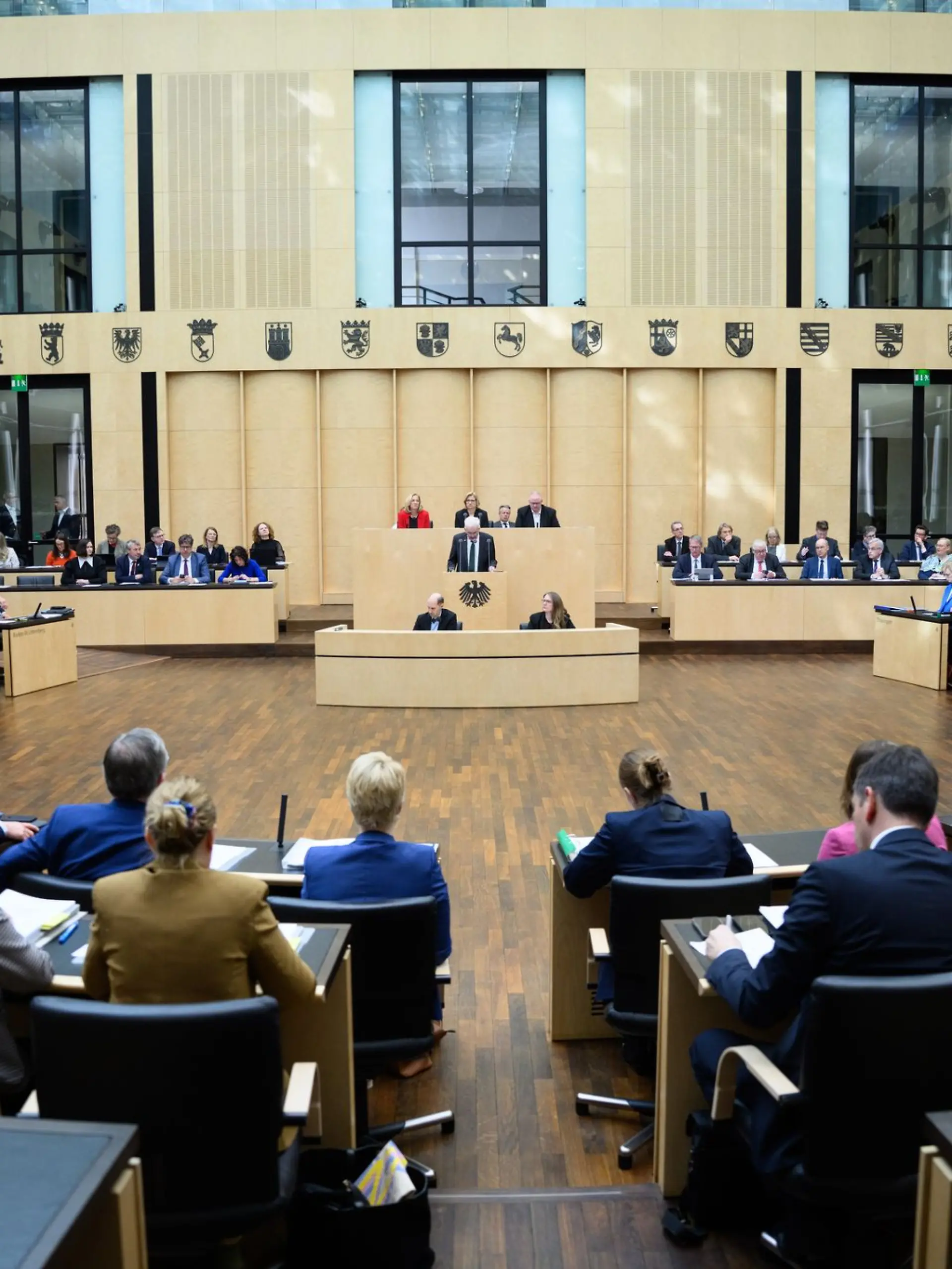 Bild zu: "Bundestag stimmt Finanzpaket zu"