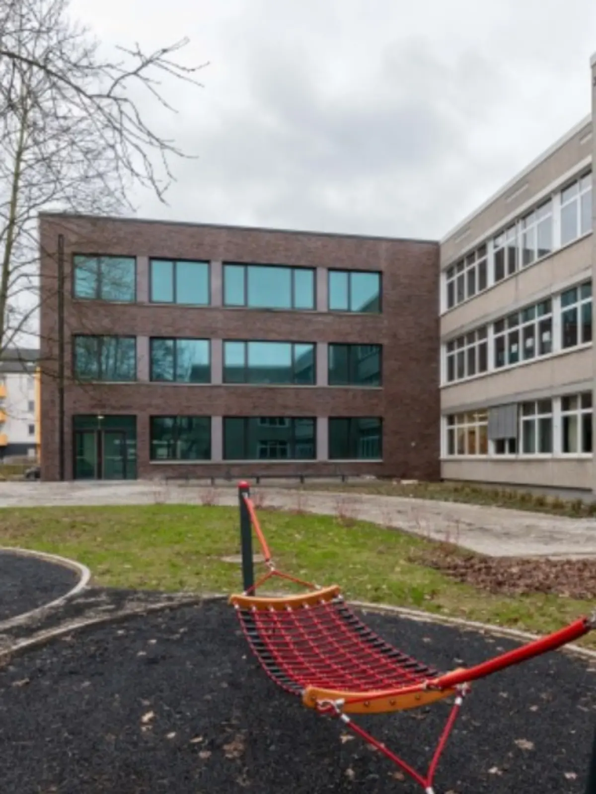 Kölner Schule baut neue Sporthalle – und darf sie nicht benutzen! 