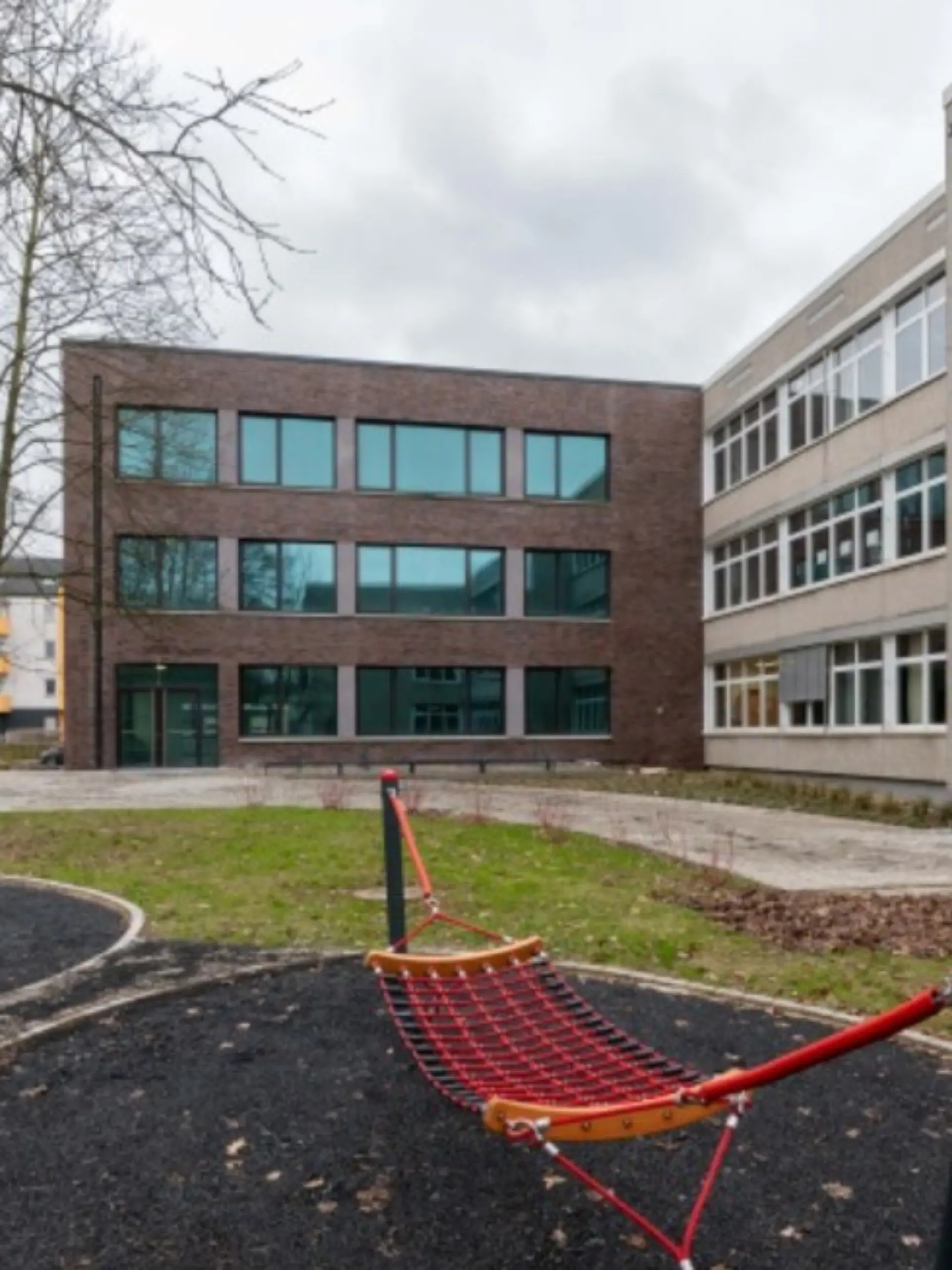 Kölner Schule baut neue Sporthalle – und darf sie nicht benutzen! 