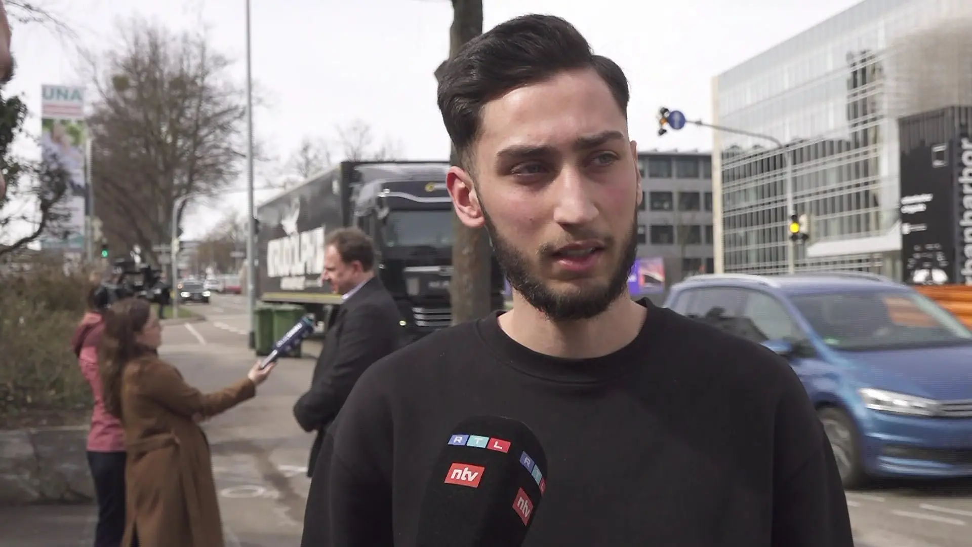 Renan Ergün, Cousin der toten Selin, die durch ein mutmaßliches Autorennen ihr Leben verlor.
