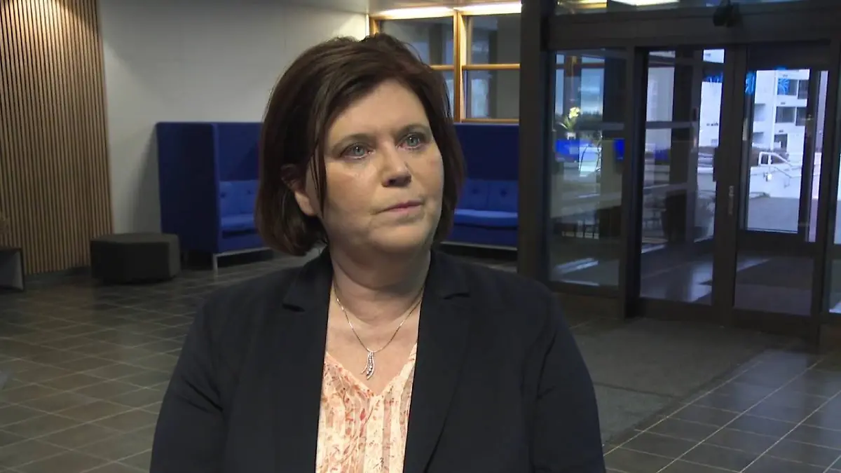 Ásthildur Lóa Thórsdóttir arbeitete als Islands Kinderministerin. Wegen der Beziehung zu einem Minderjährigen gibt sie ihr Amt auf.