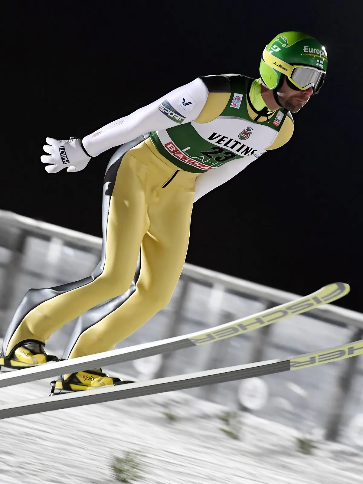 Bild zu: "Nächste Skisprung-Legende gesteht Anzug-Betrug"