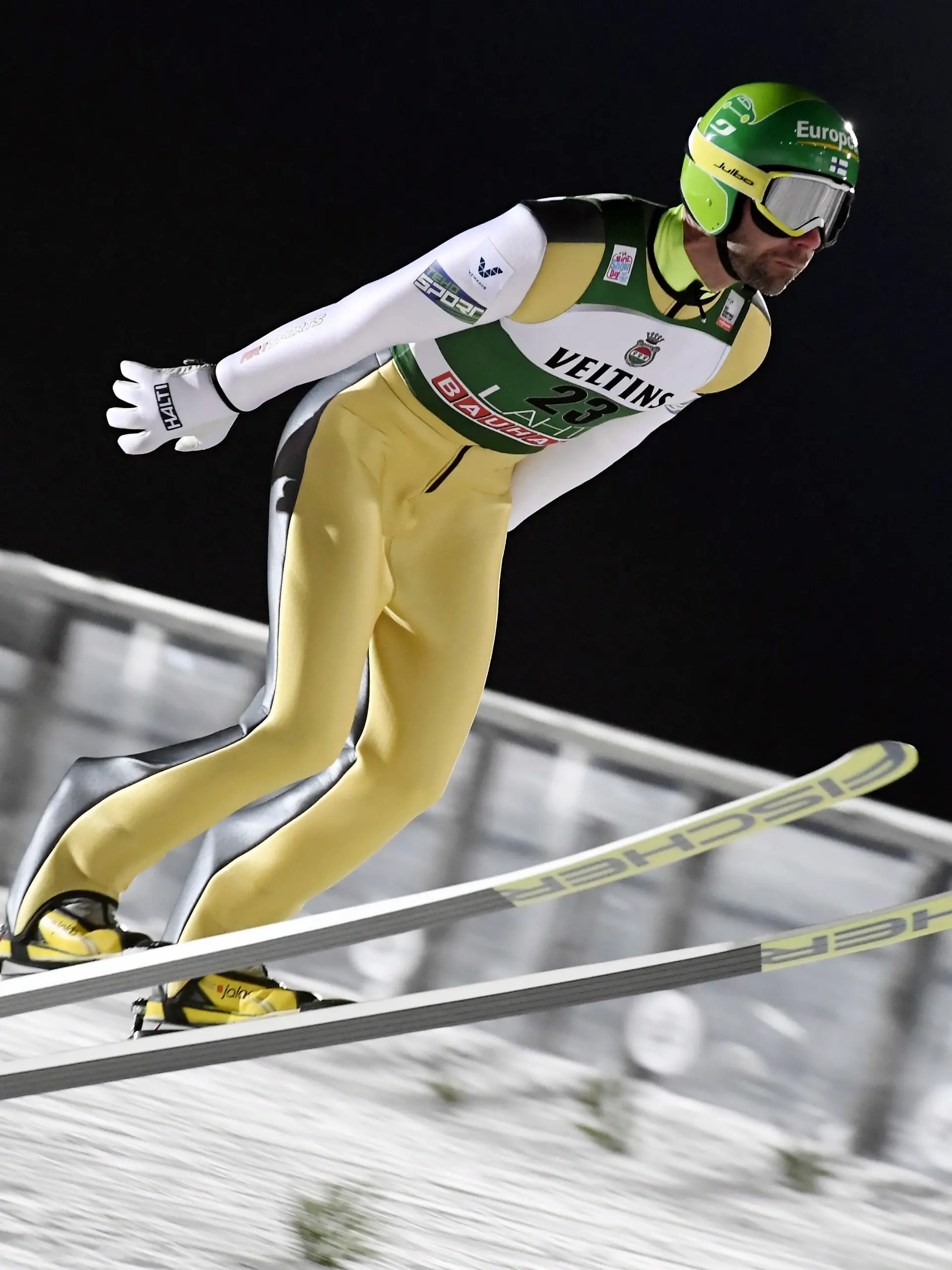 Bild zu: "Nächste Skisprung-Legende gesteht Anzug-Betrug"