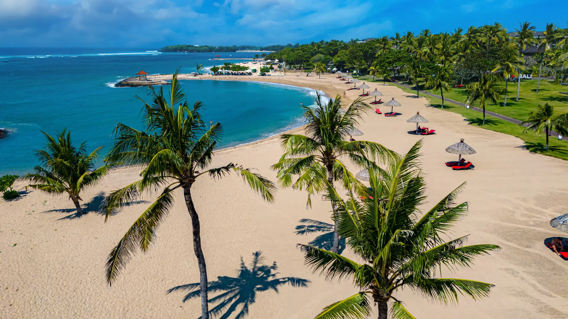 Blick auf das Resortgebiet Nusa Dua in der Nähe von Denpasar im Süden Balis, Indonesien.