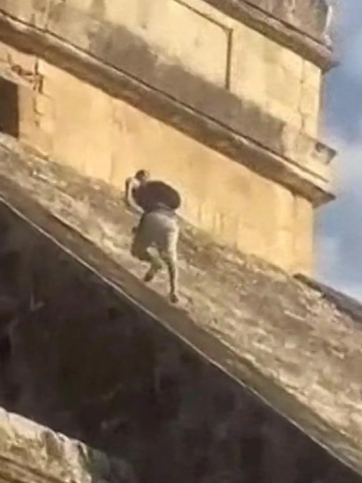 Bild zu: "Deutscher Tourist klettert an Maya-Stätte hoch "