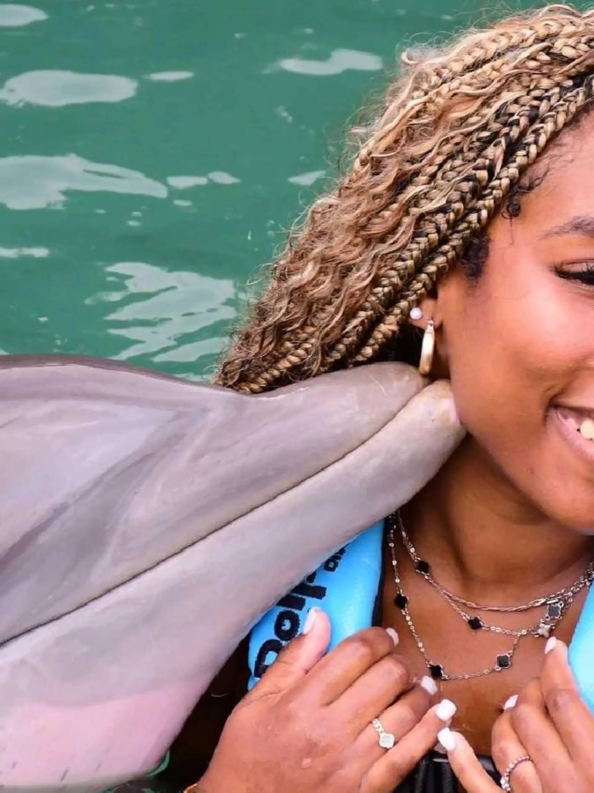 Cierra Stockard (28) landet nach einem Ausflug mit Delfinen im Krankenhaus.