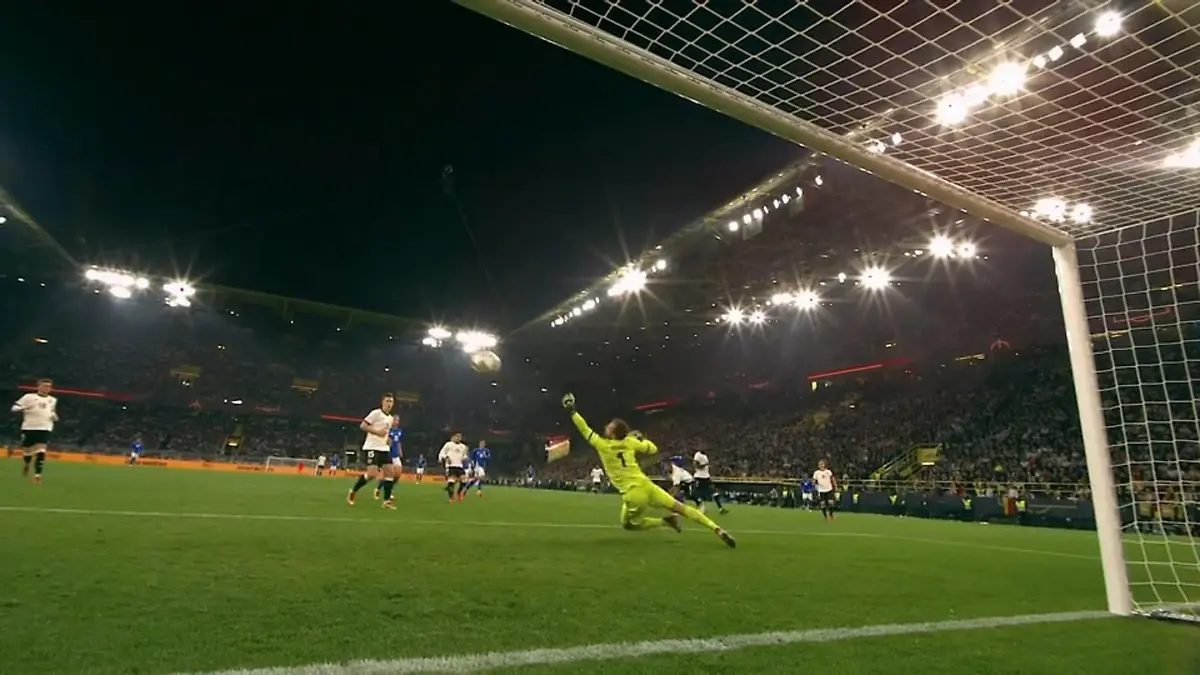 2:3! Moise Kean erzielt den Anschlusstreffer Deutschland gegen Italien - Highlights