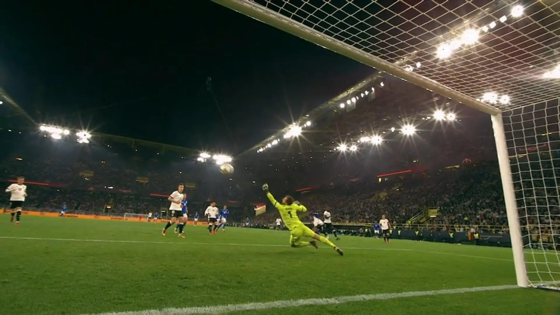 2:3! Moise Kean erzielt den Anschlusstreffer Deutschland gegen Italien - Highlights