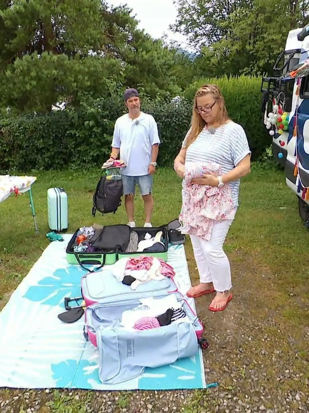 Bild zu: "Birte und Martin packen zusammen"