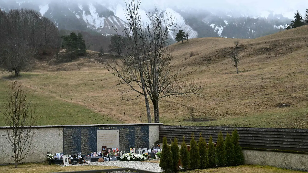Die Gedenkstätte für die Opfer des Absturzes des Germanwings-Airbus A320 in dem Dorf Le Vernet in den französischen Alpen.