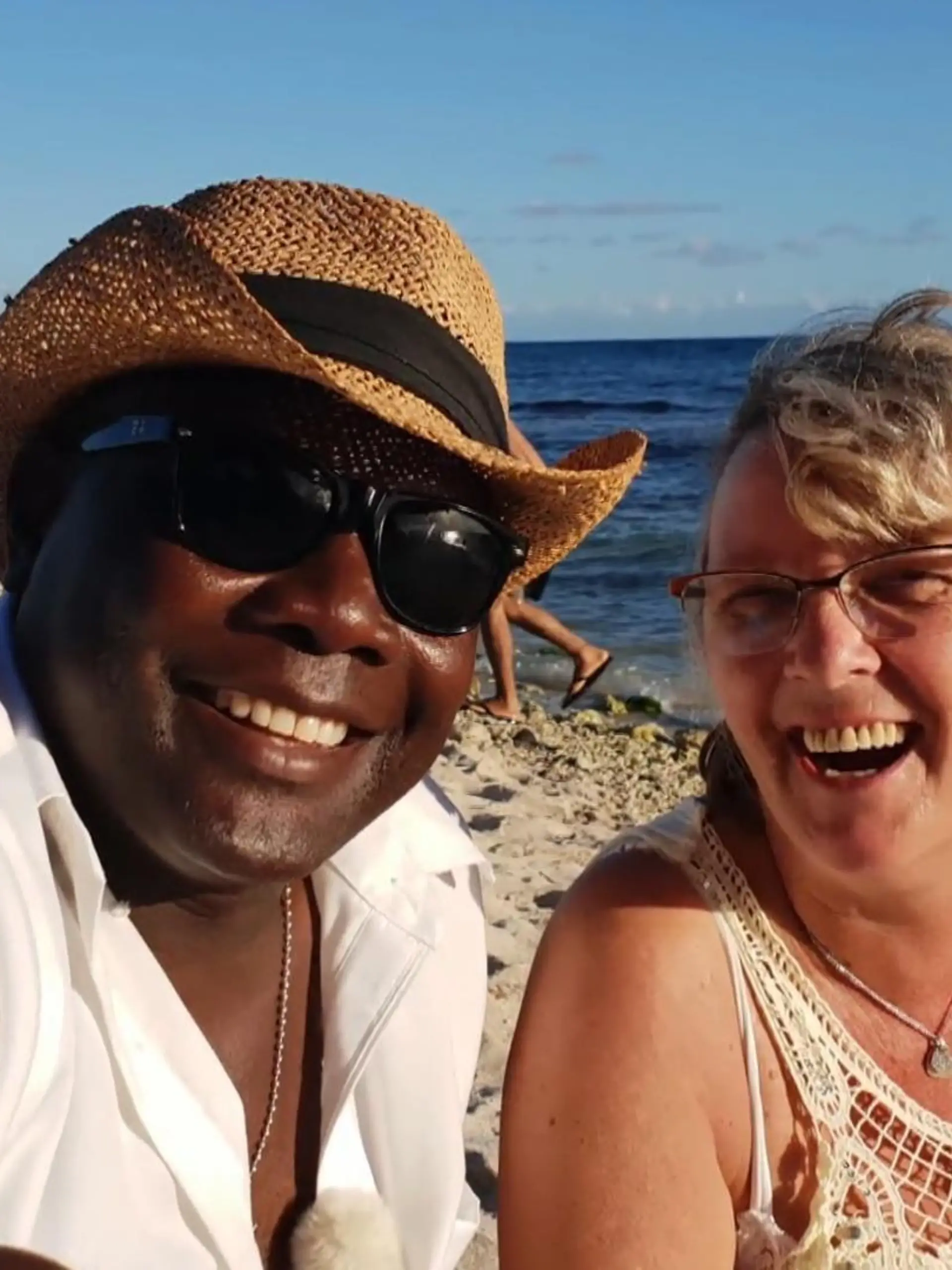 Bild zu: "Sonja Schröter verlässt Deutschland aus Liebe"