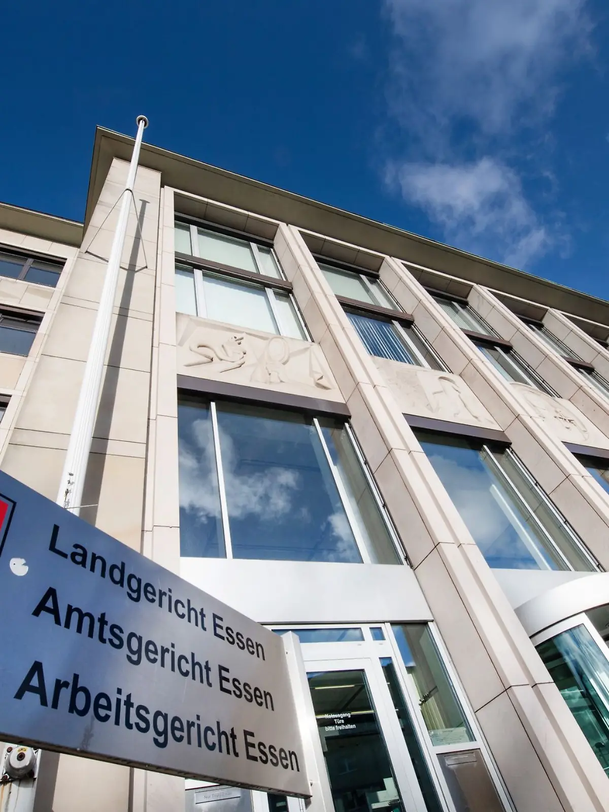 Bild zu: "Er (31) ersticht seine Ehefrau – vor den Augen seiner kleinen Kinder "