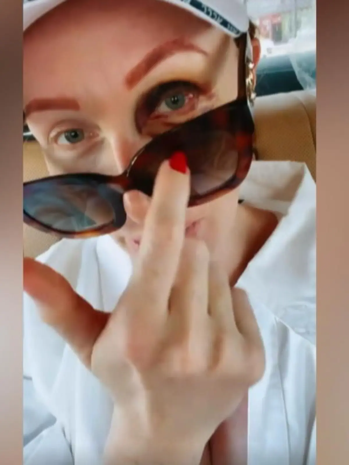 Georgina Fleur muss an ihrem 32. Geburtstag in die Augenklinik. Sie hat große Angst, ihr Augenlicht zu verlieren.