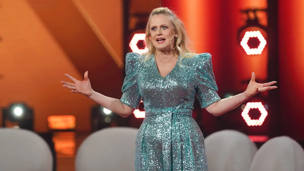 02.04.2022, Berlin: Barbara Schöneberger moderiert erstmals die ARD-Show "Verstehen Sie Spaß?". Foto: Joerg Carstensen/dpa +++ dpa-Bildfunk +++