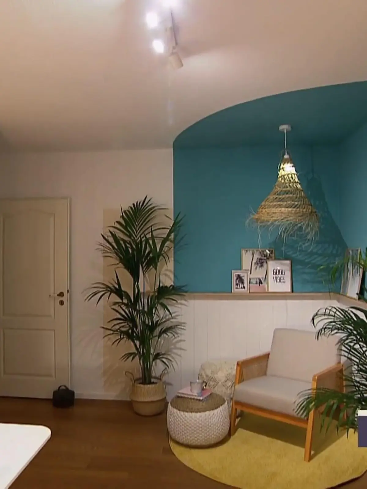 Bild zu: "Kathrins Büro erstrahlt im neuen Urlaubslook"