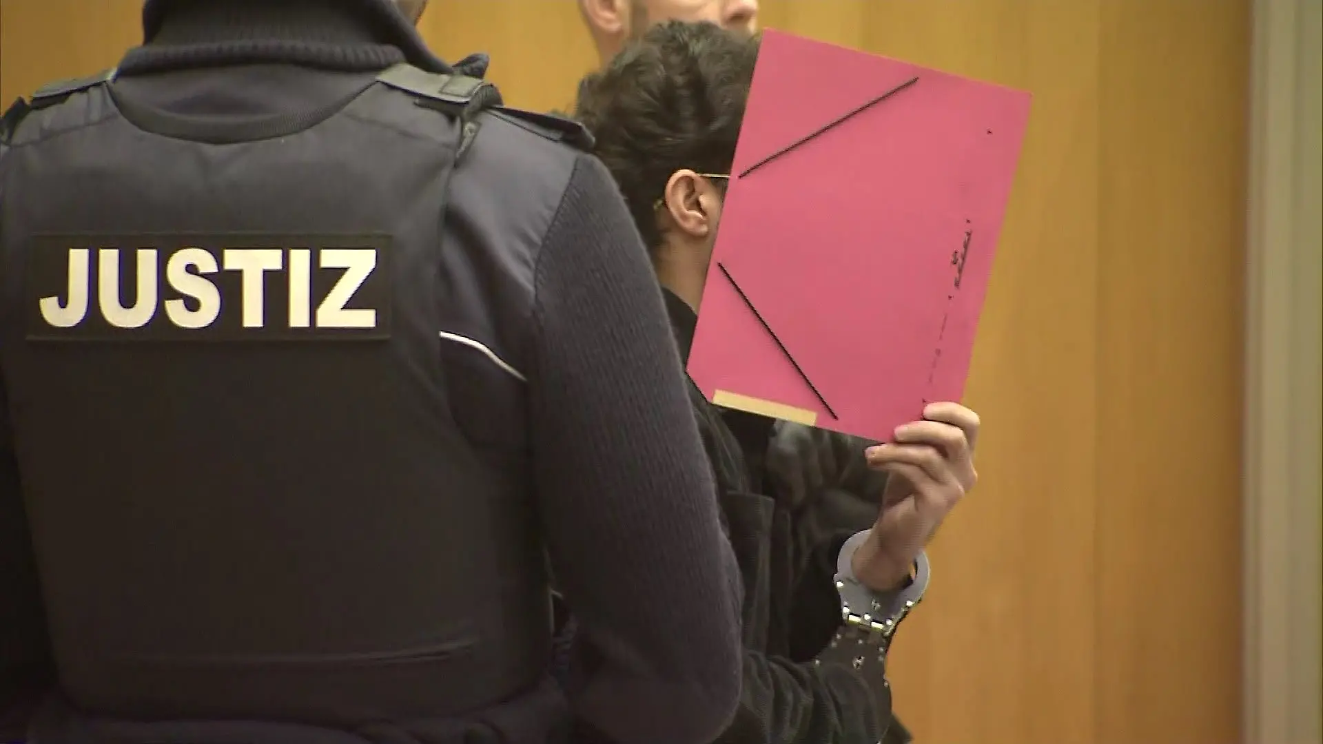 Polizisten-Killer Sulaiman A. am Dienstag vor dem Oberlandesgericht Stuttgart.