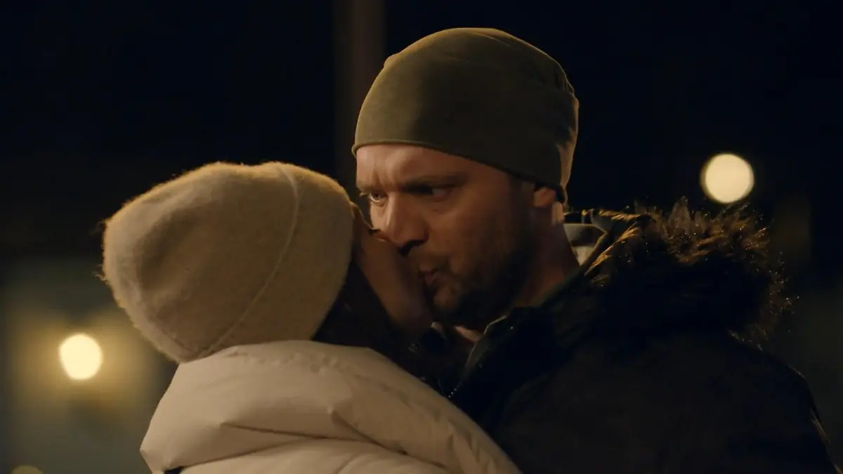 GZSZ-Folge 8246 vom 4. April 2025 im TV: Erik wird von Matilda mit einem Kuss überrascht