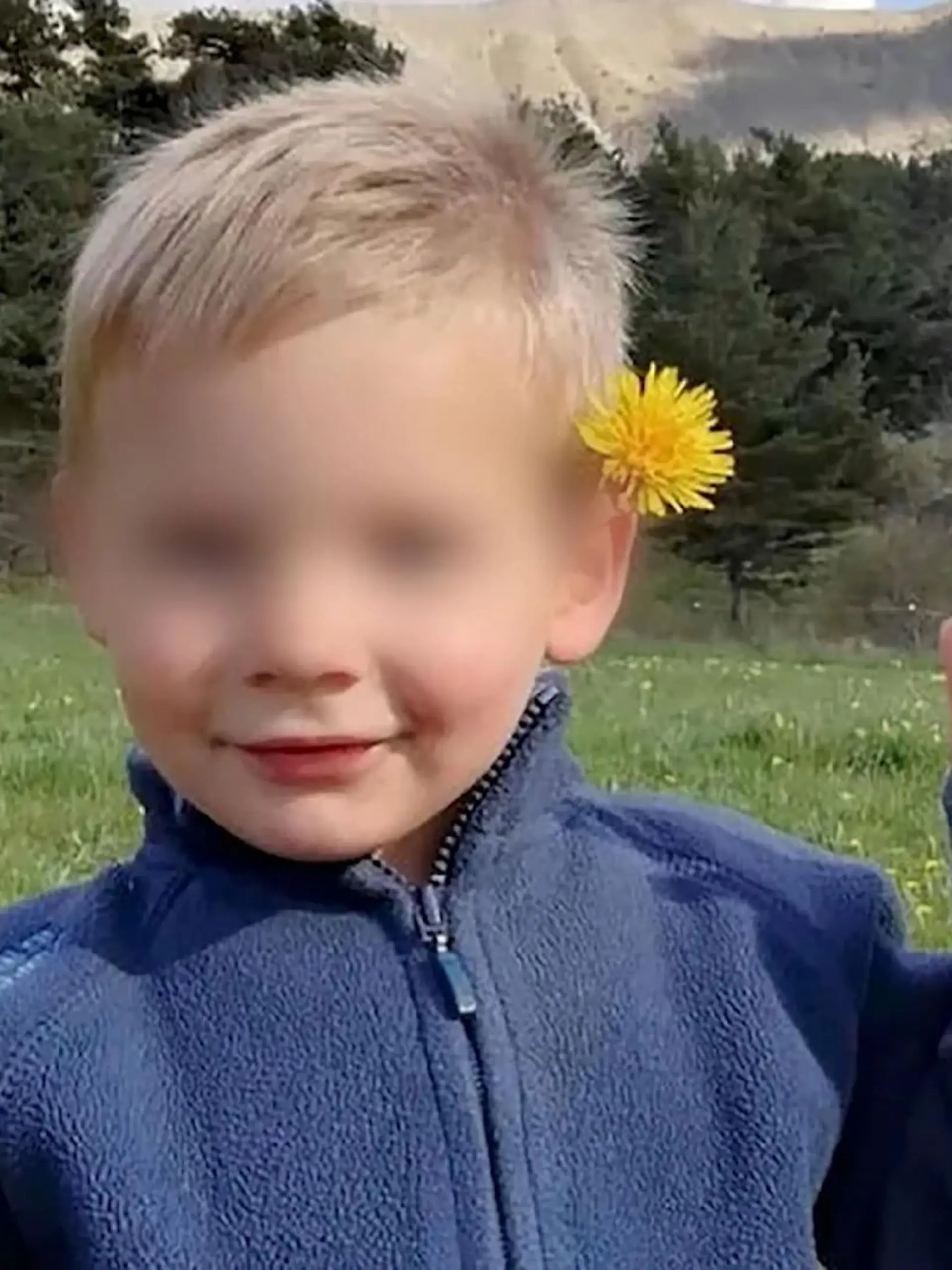 Bild zu: "Richter befragen Émiles (†2) Großeltern, seine Tante und seinen Onkel"